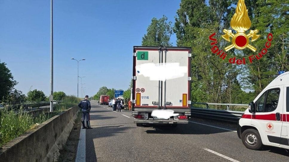Non ce l’ha fatta il camionista colto da malore in tangenziale a Lodi