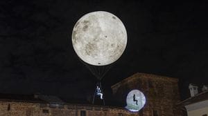 Lo show in volo con la maxi luna fra le novità della Fiera 2026
