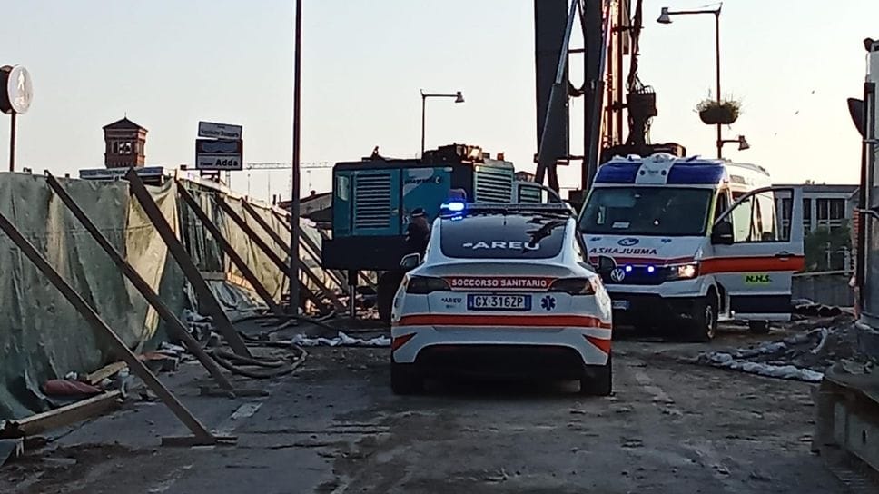 Incidente sul lavoro al cantiere del ponte dell’Adda. Tubo si stacca da una trivella e colpisce in faccia un operaio