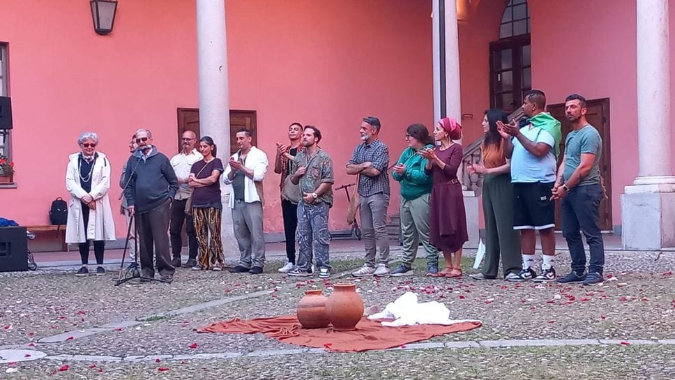 La luce dei classici, l’anima della Terra e il dramma eterno dentro l’attualità