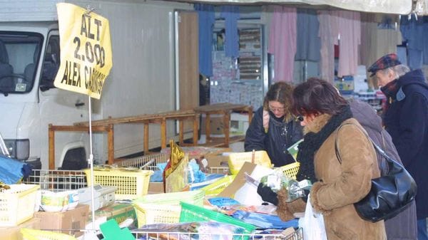 Borsaioli scatenati a Lodi, ancora furti fra le bancarelle del mercato