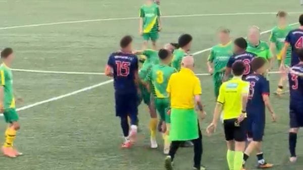 Il calciatore aggredito in campo sarà operato per la doppia frattura alla mandibola