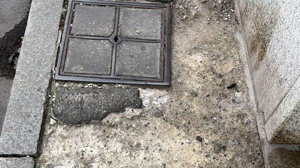 «Marciapiedi e percorsi pedonali di via Garibaldi in condizioni critiche»