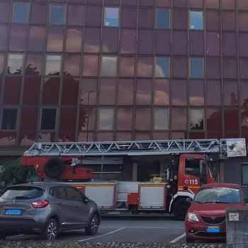 Melegnano: l’ex Ila Pedretti perde i pezzi, vigili del fuoco in azione