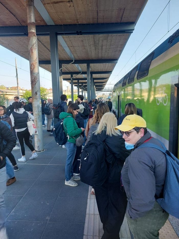 Codogno: treni in forte ritardo per un passaggio a livello guasto