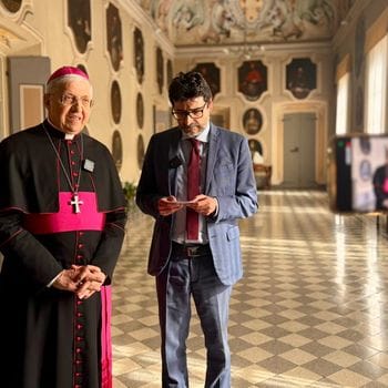 Leone XIV a Sant’Angelo. Il vescovo: «La visita del successore di Pietro è una vera benedizione per tutti» - La video intervista