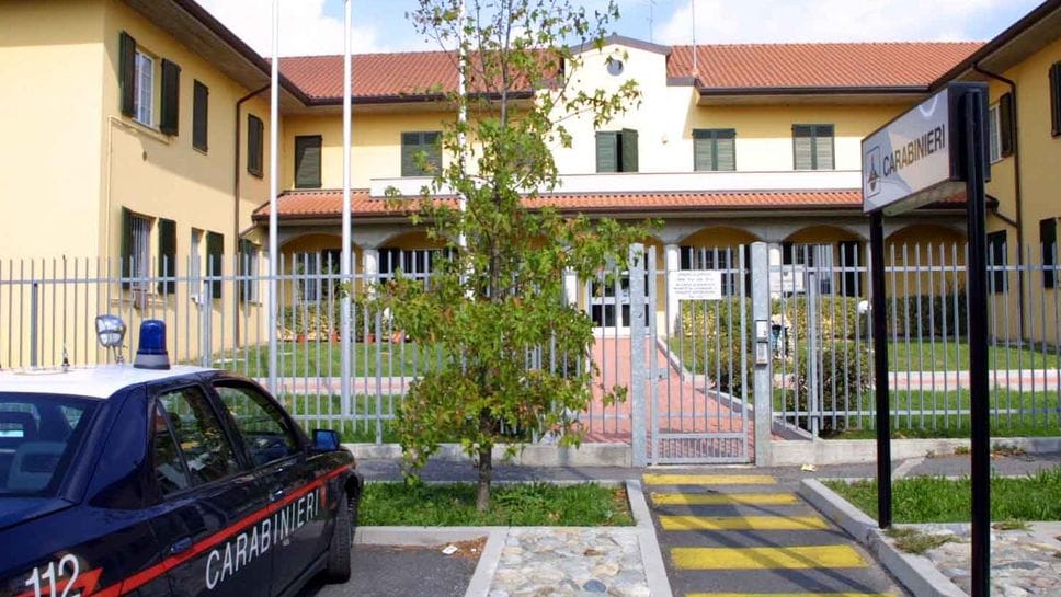 A Zelo c’è chi si è ridotto a comperare la droga con le monetine: i carabinieri arrestano un 26enne per spaccio