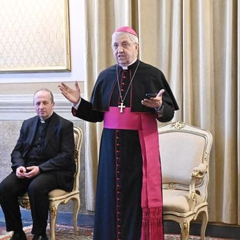 IL PAPA A SANT’ANGELO La gioia di una comunità, un tesoro da custodire