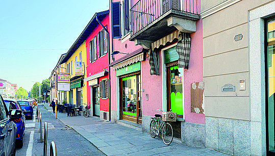 Ponte chiuso, Oltreadda in  crisi: «Come durante il lockdown, per noi è difficile resistere»