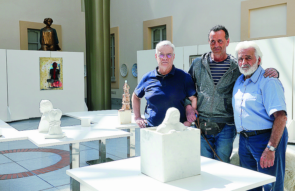  Si prega di toccare, per chiudere gli occhi e scoprire opere d’arte attraverso tutti i sensi