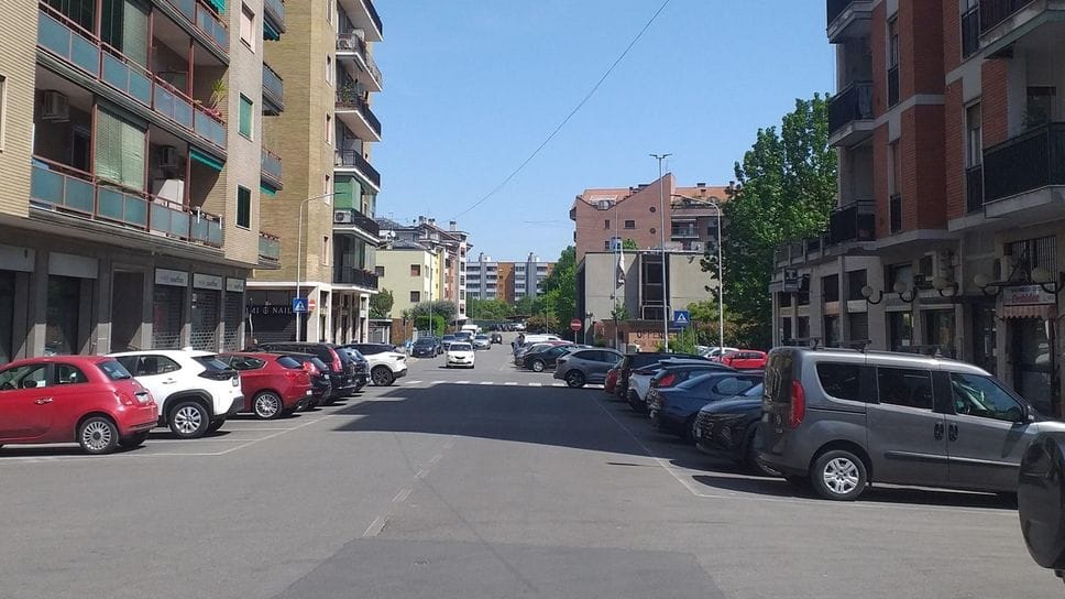 Scoppia l’incendio in una lavanderia industriale, ipotesi cortocircuito