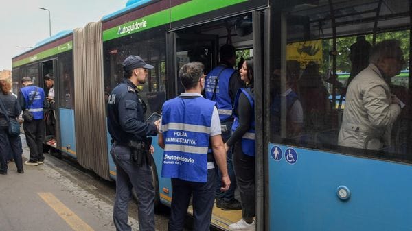Sicurezza, a San Donato controlli a tappeto su bus e metrò al terminal M3
