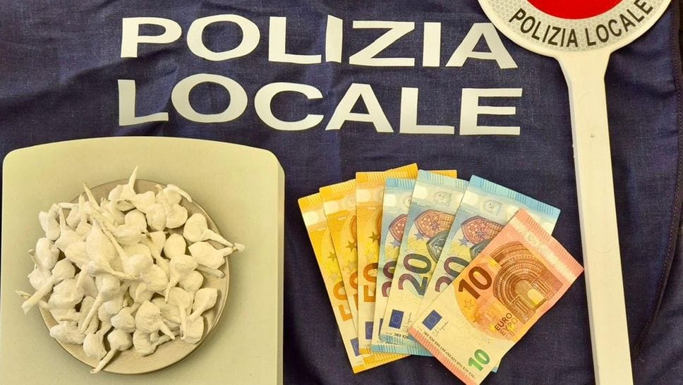 La droga e i contanti sequestrati (Cuti)