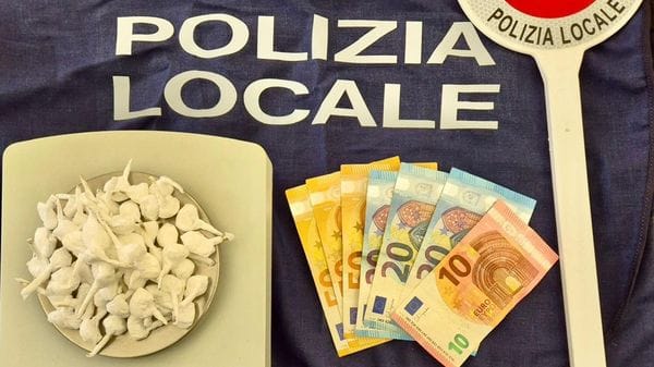 La droga e i contanti sequestrati (Cuti)