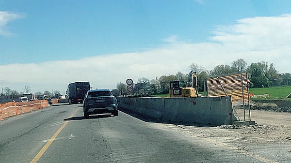 Paullese, una notte di stop in direzione di Milano per posare la nuova segnaletica