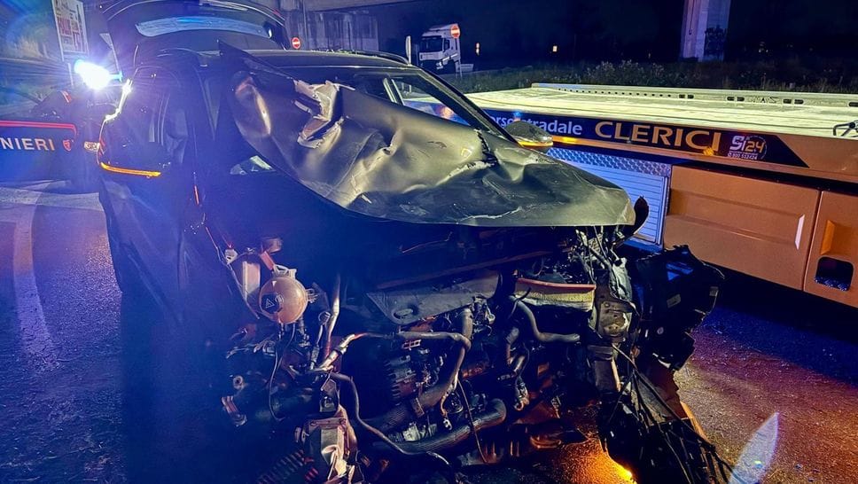 Perde il controllo del Suv e si schianta sulla Binasca a Carpiano, grave un 55enne