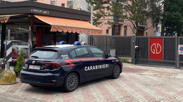 San Donato, 24enne accoltellato in faccia per rubargli telefono e cellulare