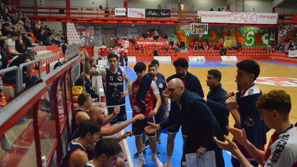BASKET Assigeco, iniziano le sfide da “dentro o fuori”: a Piacenza arriva l’Agrigento