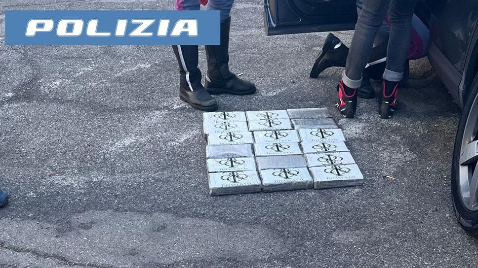 La polizia stradale di Guardamiglio sequestra 44 chili di cocaina