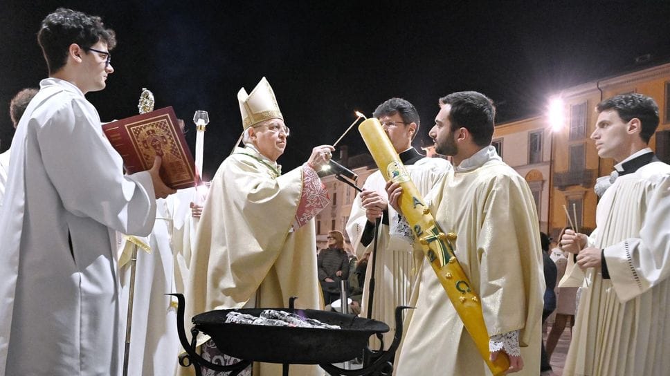 La Pasqua celebra la vittoria della luce sulla morte e sul peccato