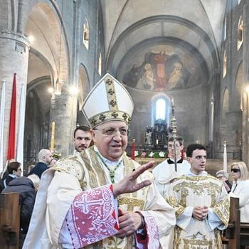 Pasqua, il vescovo Malvestiti: la carità vinca le devastazioni