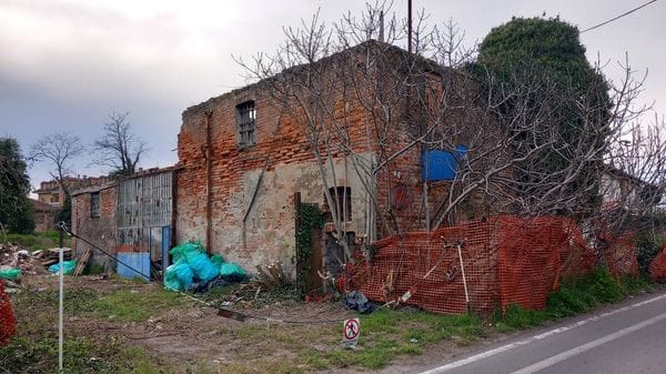 Carpianello, vecchio borgo Partiti i lavori di pulizia
