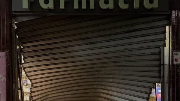 Spaccata notturna in farmacia