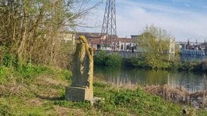 Sant’Angelo: ragazzo dilaniato a 16 anni da una bomba della guerra, ecco a chi è dedicato l’angelo sul Lambro