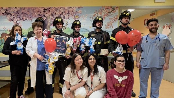Al Policlinico di San Donato gli auguri dei vigili del fuoco di Peschiera
