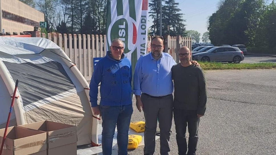 Ossago: il segretario provinciale della Cisl al presidio per la Airpack