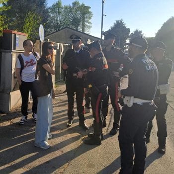 Sant’Angelo: troupe di Mediaset accerchiata al quartiere Pilota