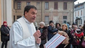 IL VIDEO Don Luca Violoni lascia la comunità di San Giuliano dopo 12 anni: da settembre sarà parroco a Seregno