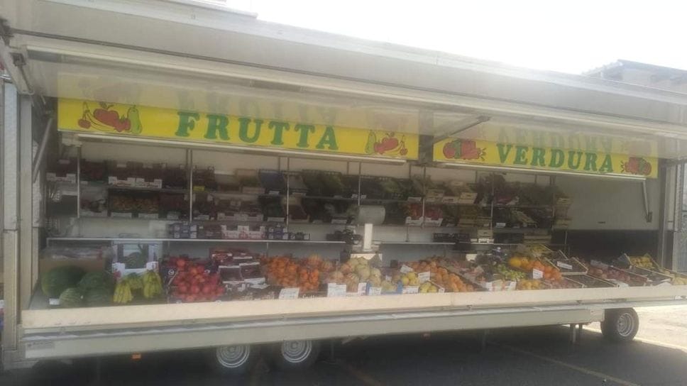 Colturano, tre furti in tre mesi al furgone ambulante di MyFrutta