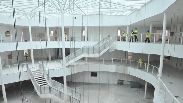 Il cantiere dell’Einaudi è in dirittura d’arrivo: «A settembre la scuola aprirà»