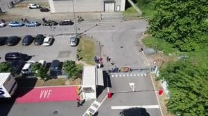 Licenziamenti GLS Civesio: protestano arrampicandosi sui camion