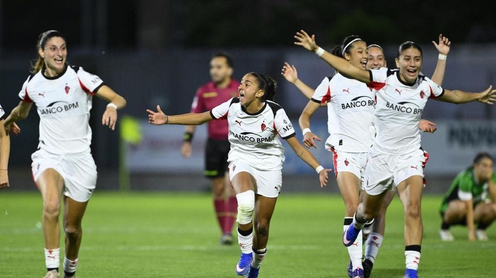 La festa della lodigiana Angelica Montaperto per lo scudetto con la maglia del Milan