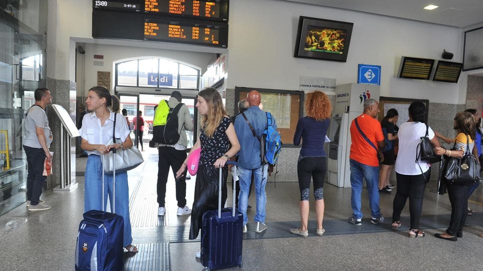 Nel mondo come sui treni, siamo vicini ma distanti