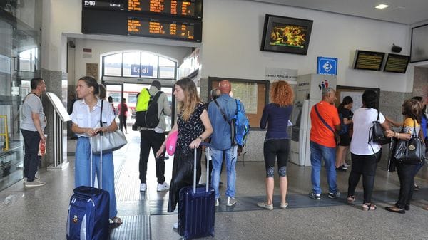 Nel mondo come sui treni, siamo vicini ma distanti