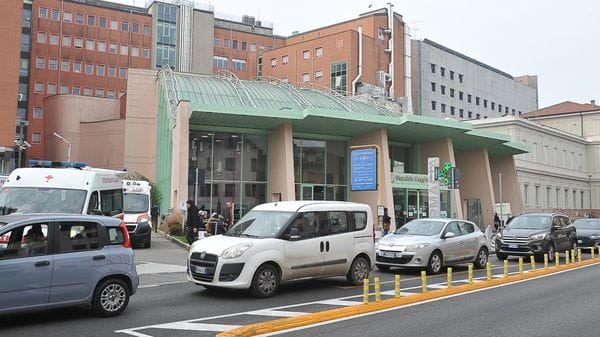 Non ce l’ha fatta il 90enne travolto davanti all’ospedale di Lodi