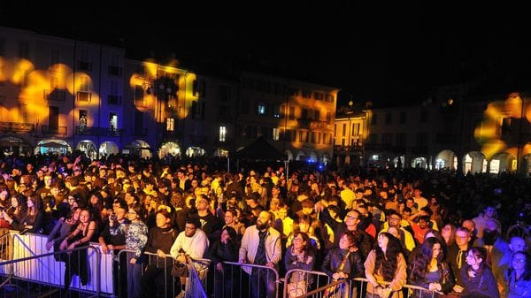 Il festival diventa un caso politico: «Violenza e droga nei testi dell’Idol»