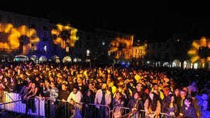 Il festival diventa un caso politico: «Violenza e droga nei testi dell’Idol»