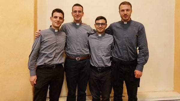 Da sinistra don Matteo Vailati Facchini, don Marco Cremascoli, don Marco Dellanoce e don Ettore Fumagalli