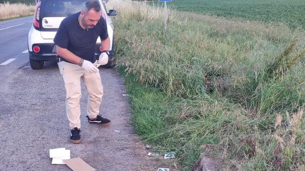 Donna di 54 anni accoltellata da uno sconosciuto lungo la provinciale 27