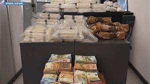 Maxi blitz tra Lodigiano, Sudmilano e Bergamasca: arrestati due corrieri con 270mila euro e 27 chili di droga