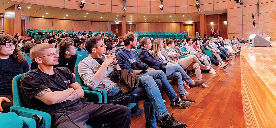L’artigiano moderno è come un artista: 400 studenti all’Auditorium Bpl - Il video
