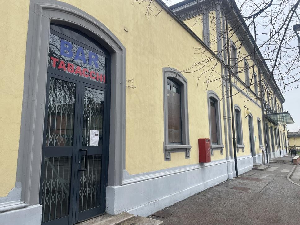 La riapertura del bar tabacchi in stazione rallentata dalla Sovrintendenza