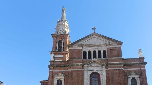 Al lavoro perché tutto sia perfetto per l’arrivo del Papa