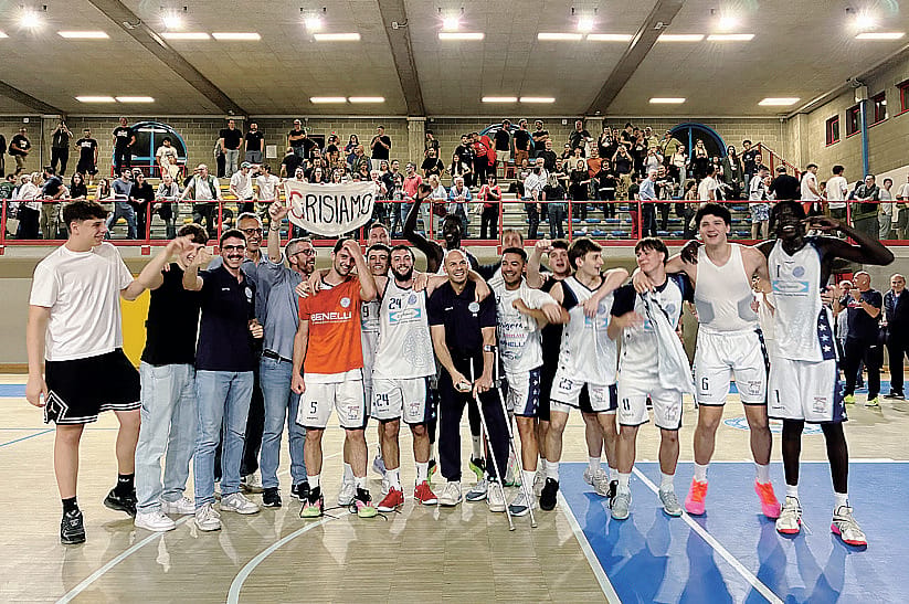  Basket - La Robur stende il Basketown   e festeggia il ritorno in Serie C 