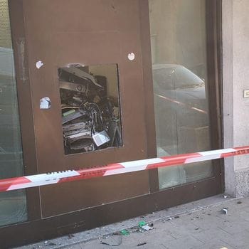 MULAZZANO Fatto esplodere lo sportello Postamat nella notte