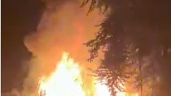 Auto in fiamme ieri sera in viale Torino alla Martinetta